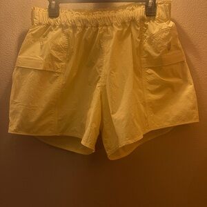 NWOT FREE PEOPLE MOVEMENT SHORTS. SZ M